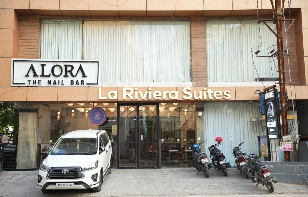 La Riviera Suites