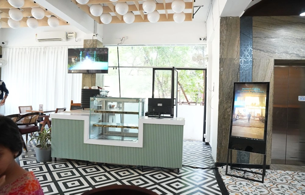 La Riviera Suites