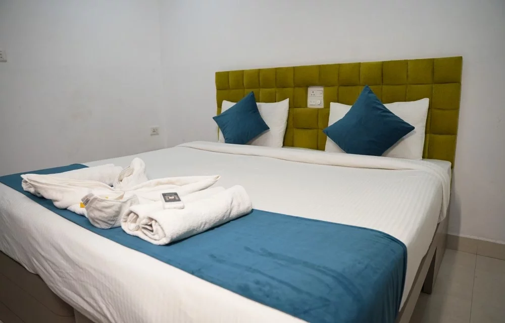 La Riviera Suites