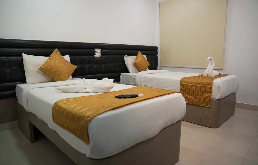 La Riviera Suites