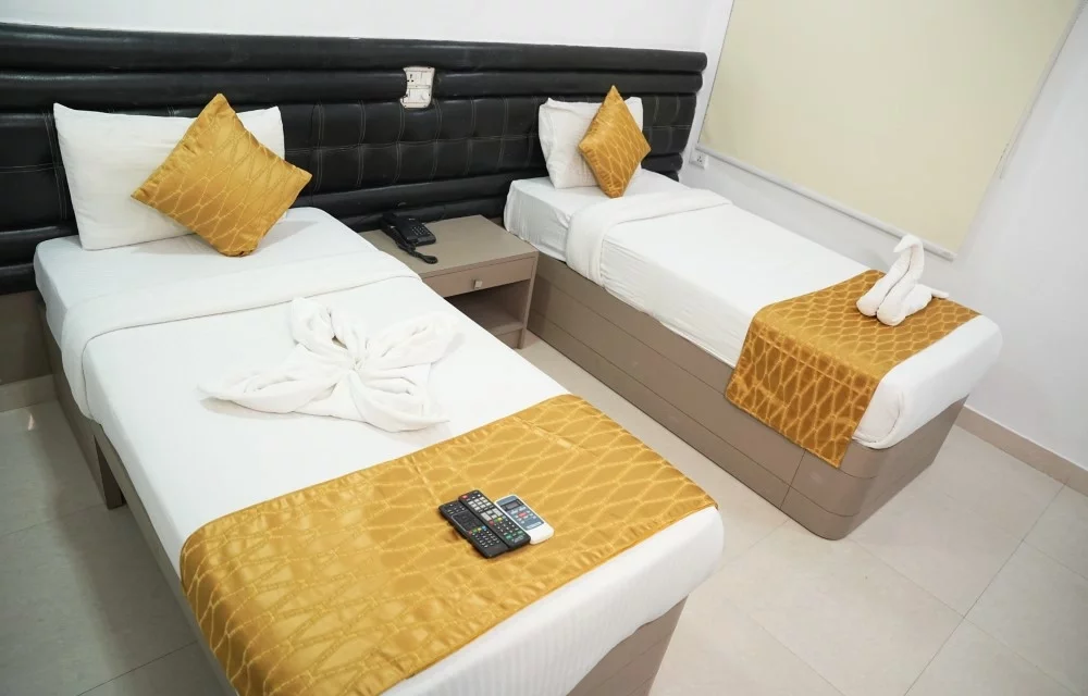 La Riviera Suites