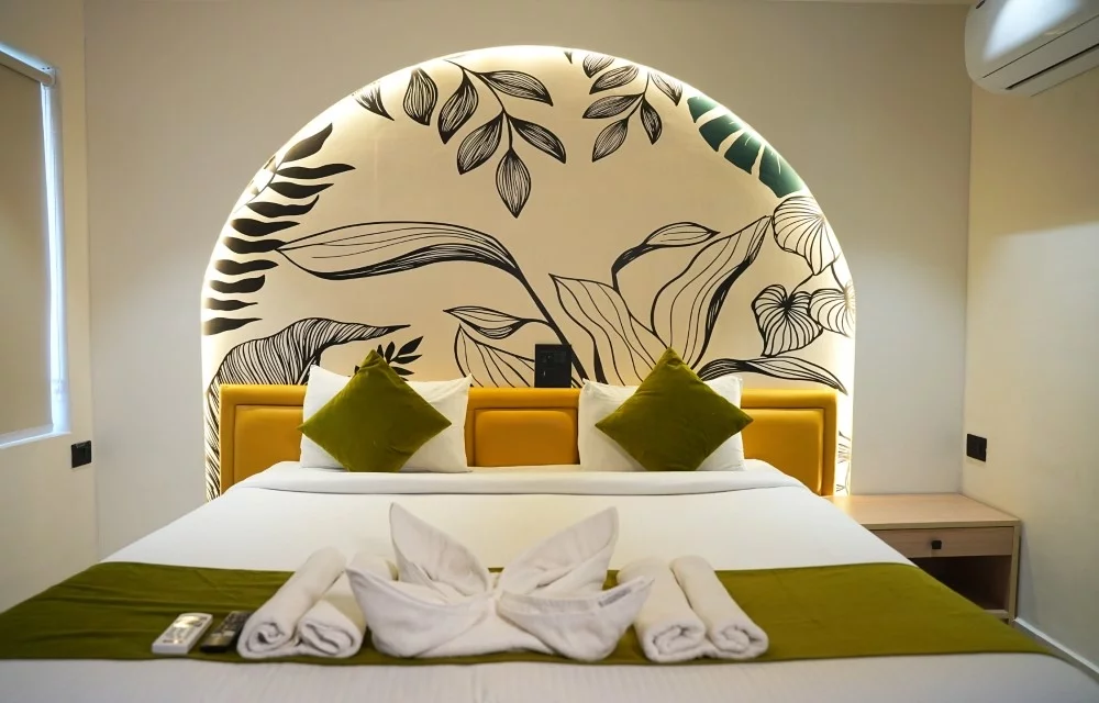 La Riviera Suites