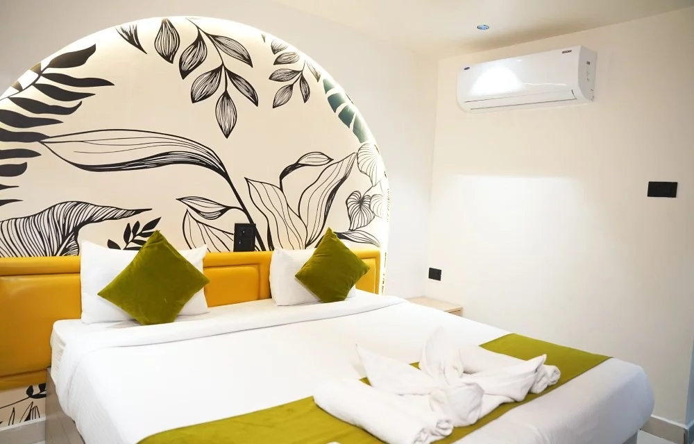 La Riviera Suites